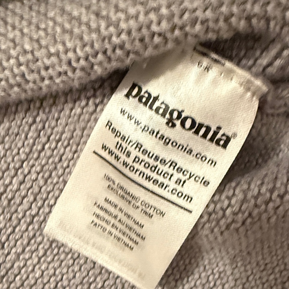 GUC Patagonia Light Gray Knit Sweater - Picture 5 of 6